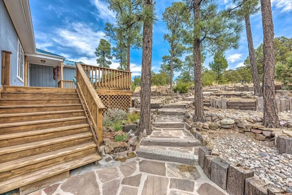 Alto Cabin w/ Stunning Views, Hot Tub + Sauna!