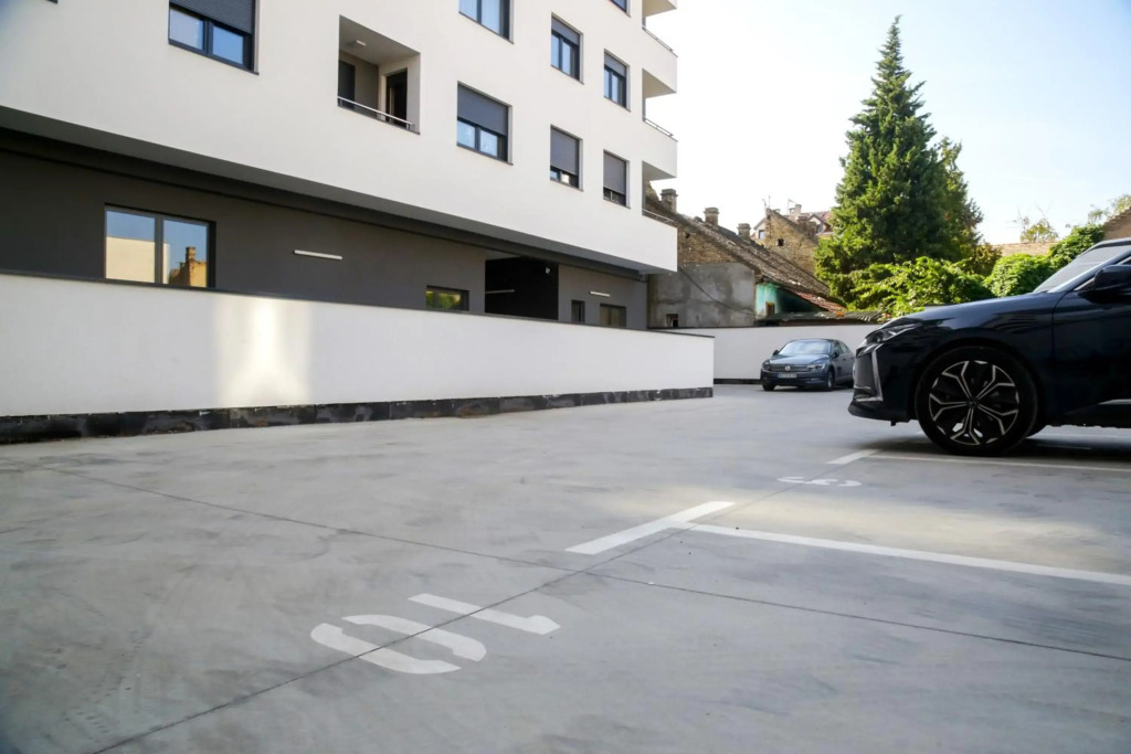 Supernova Royal Residence
