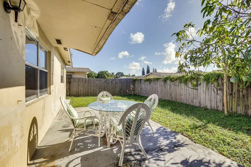 North Lauderdale Vacation Rental: 8 Mi to Beach!