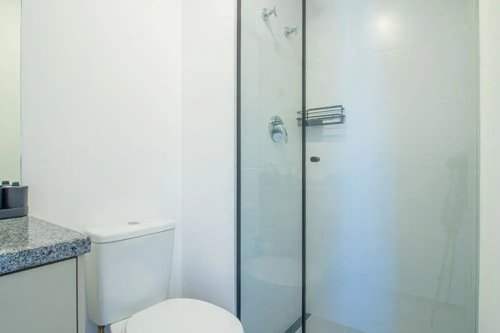 Studio Elegante com Varanda e Tima Localiza o