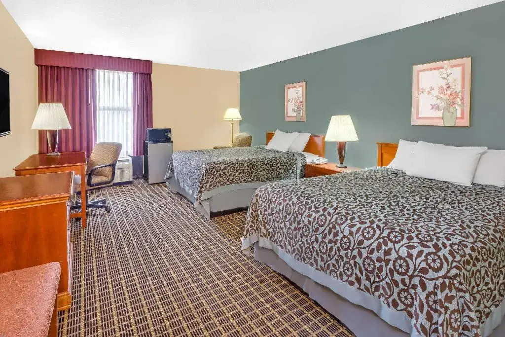 Days Inn and Suites Kalamazoo