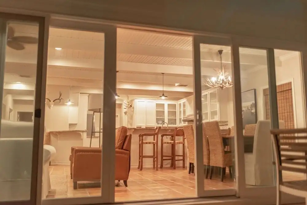 Salt and Horns - 4 Br Home