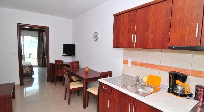 Hotel Emerald and Suites
