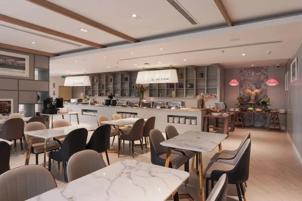 SZ Canalside Hotel