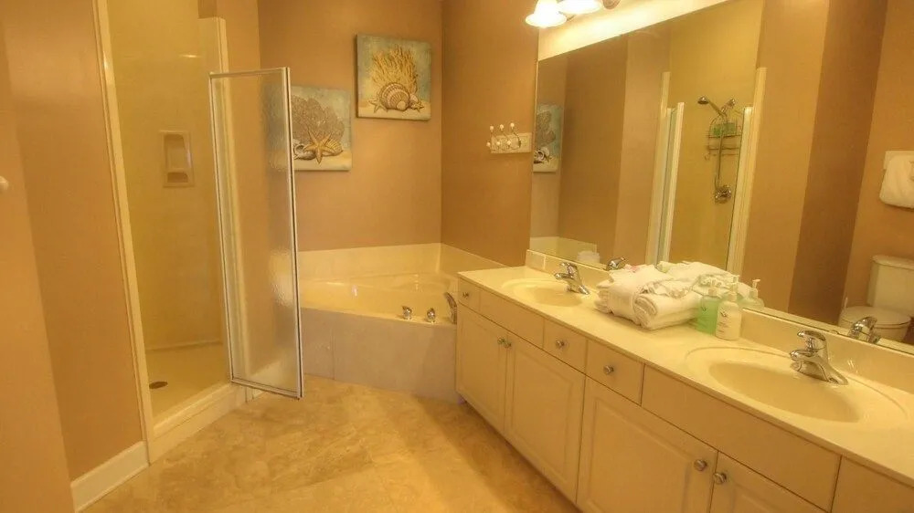 Weston - 3 Br Condo