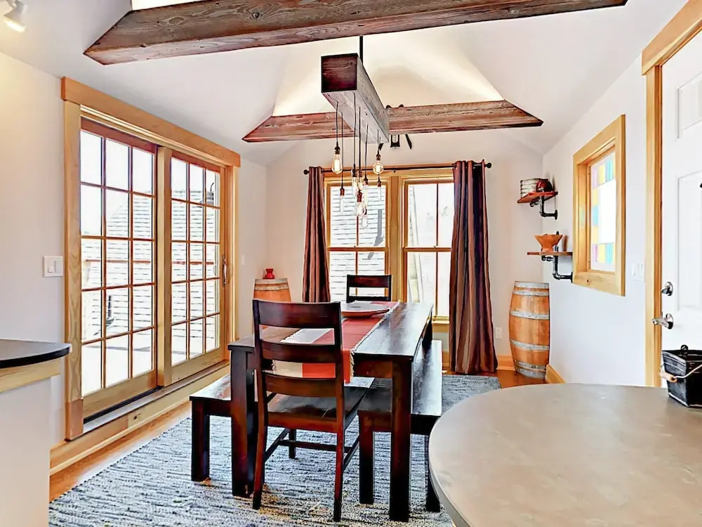 Newly Renovated 3br In Boothbay Harbor 3 Bedroom Apts