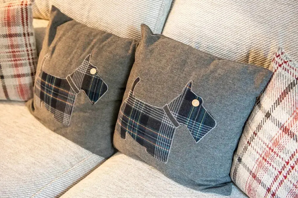 Stylish Royal Mile Apt: Heart of Historic Old Town