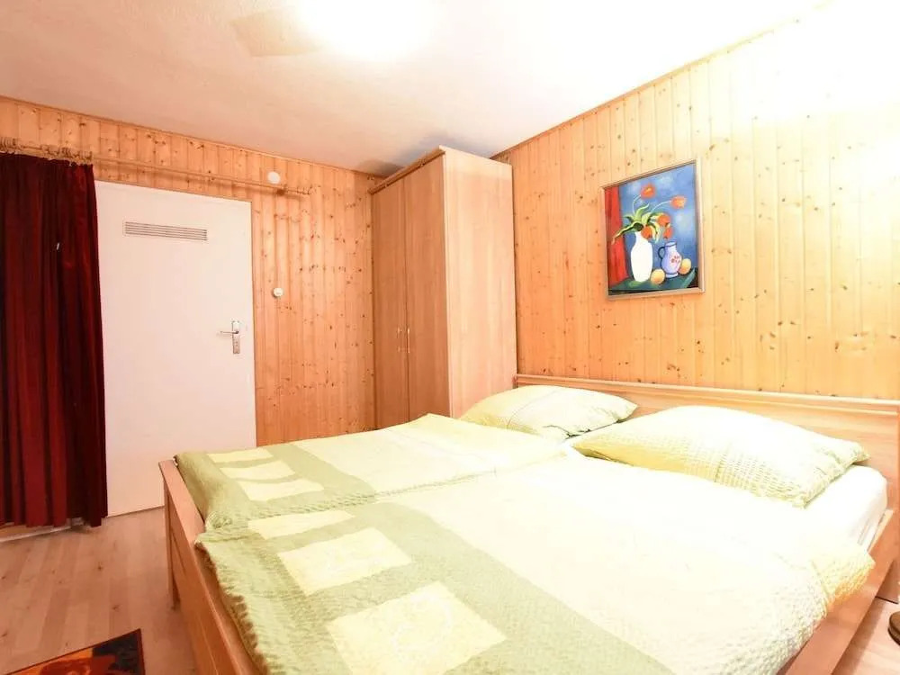 Moderne Ferienwohnung in Kuhlungsborn im Grunen