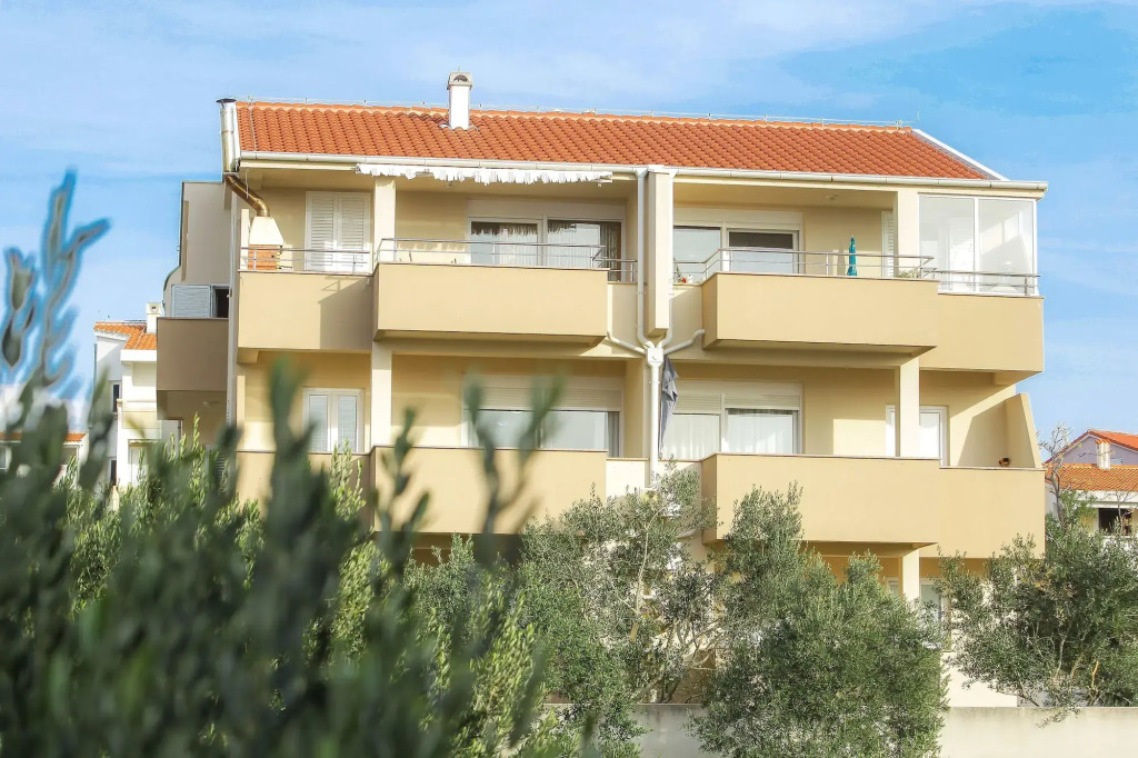Apartments Tomy