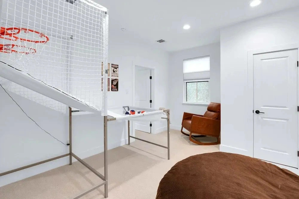 Chic Modern Farm Haus - Minutes to Everything
