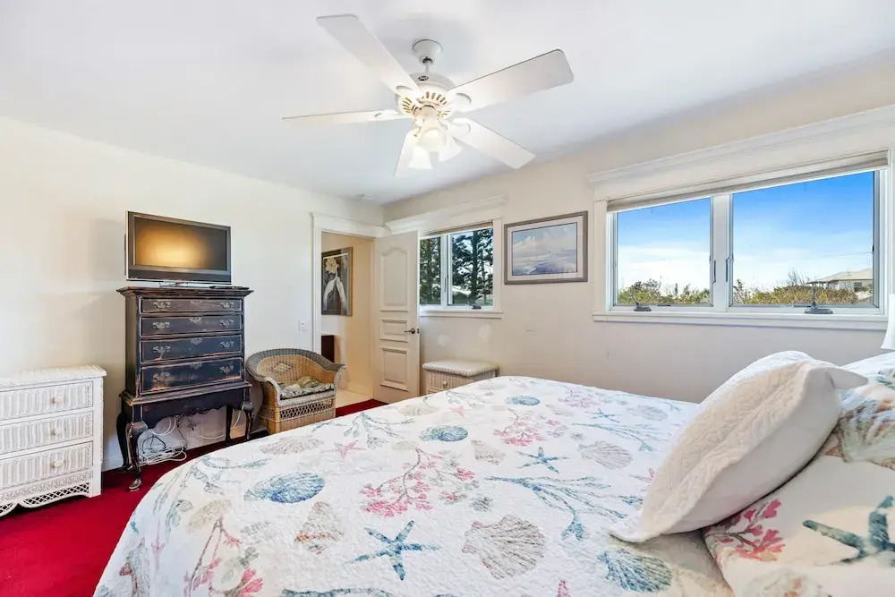 Large Beachfront Deck on Car Free Beach - 5747 S Atlantic