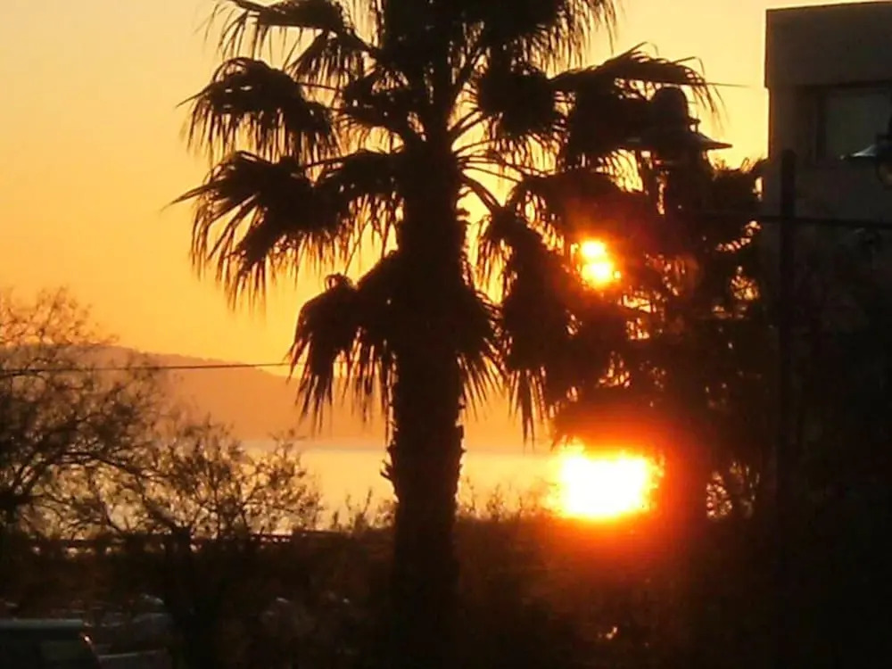 Studio in Hyères, With Wonderful sea View, Enclosed Garden and Wifi - 50 m From the Beach