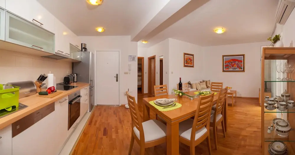 Apartments Maja