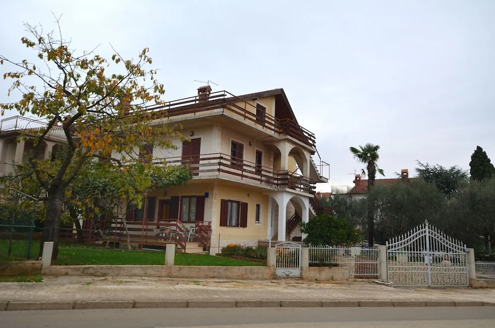 Apartment Rozana