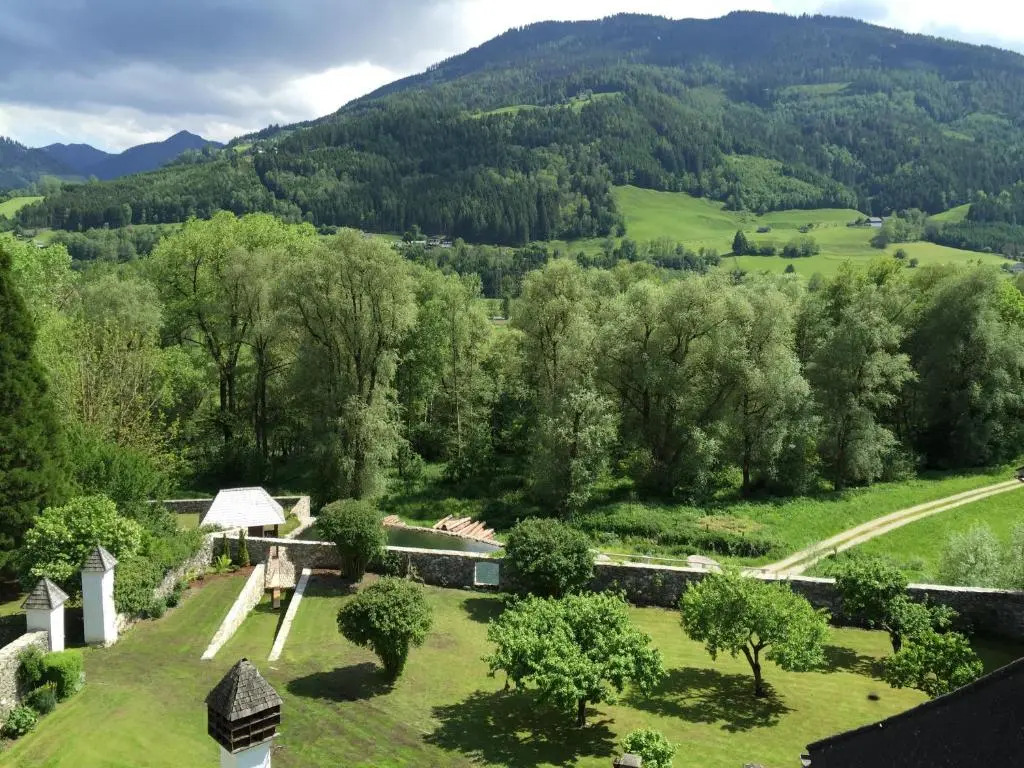 Schloss Gstatt