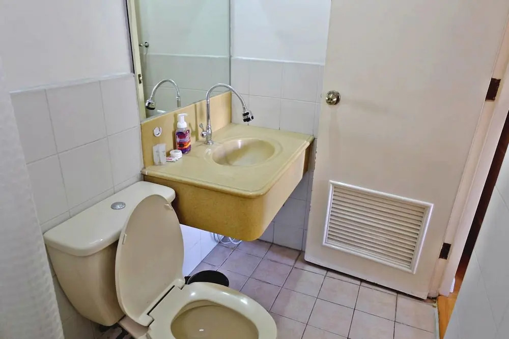 Forbeswood Heights 2BR by Stays PH