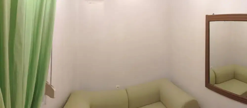 Travell Suite 11