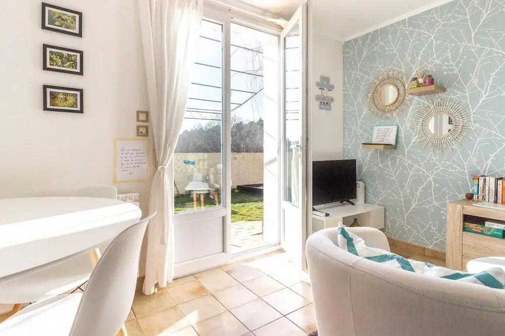 Holiday Home in Gargas Near Route des Ocres