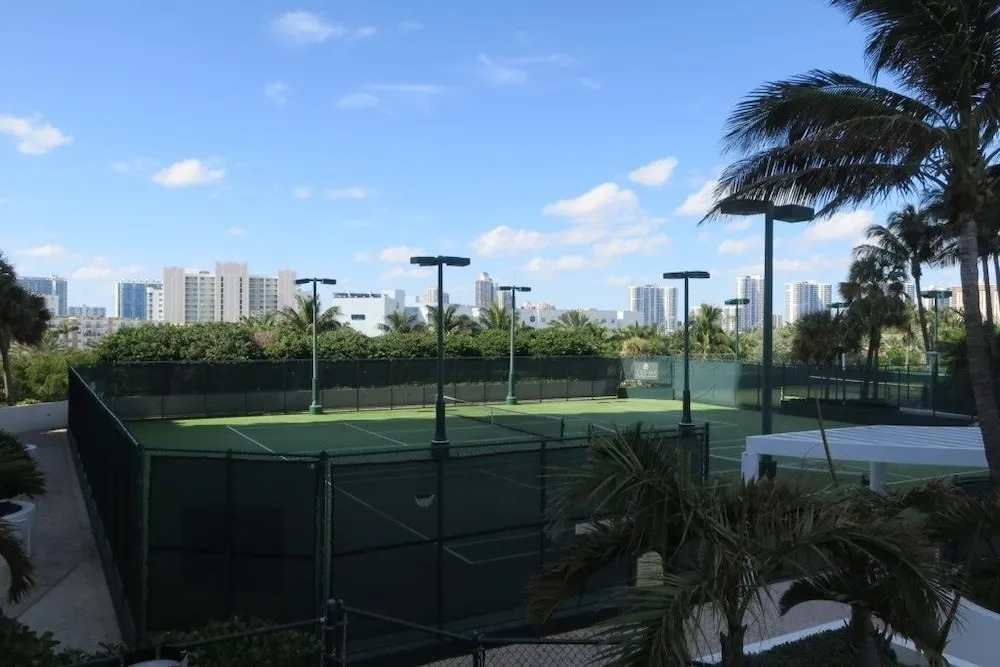 TRUMOV1BRS Unit - 605 - 1 Br Condo