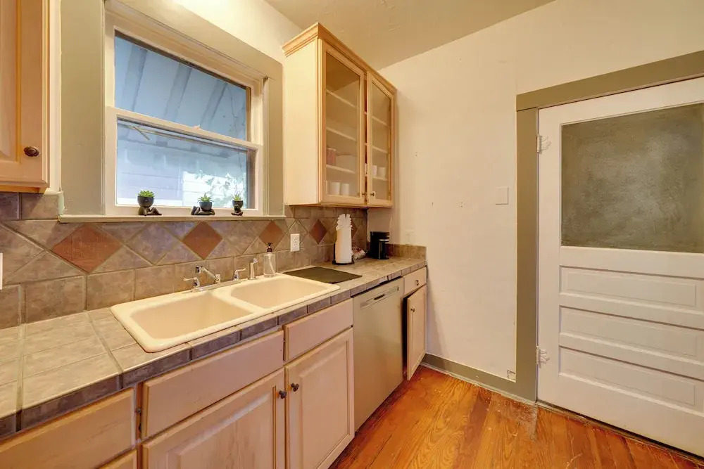4 Mi to Downtown! Cozy Bungalow in San Antonio