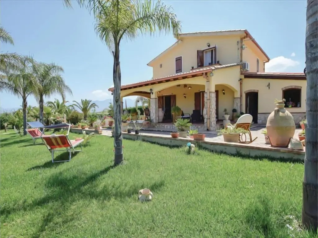 Villa Miry