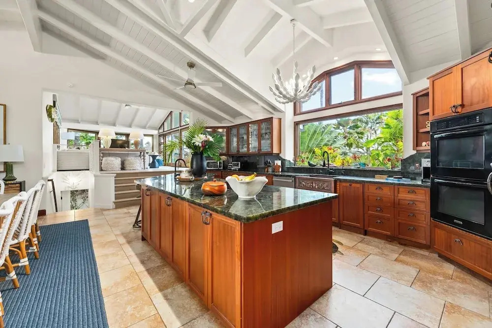 Palione Papalani by Avantstay New $1.5m Remodel Steps From Kailua Beach w/ Private Pool & Hot Tub