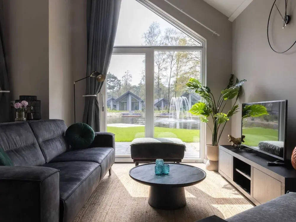 Eco Villa in Latour with Garden Sauna