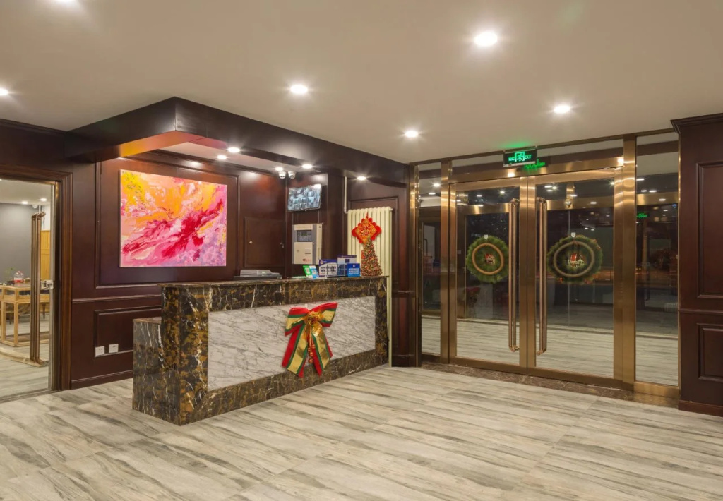 Hill Lily Hotel