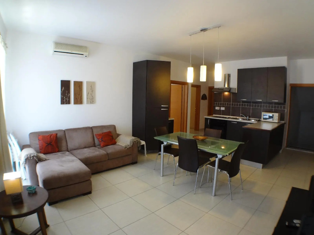 Eri Apartment E040