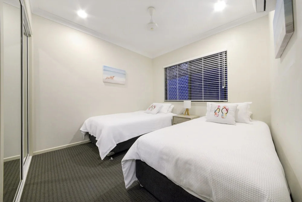 Airlie Harbour Apartment - Airlie Beach