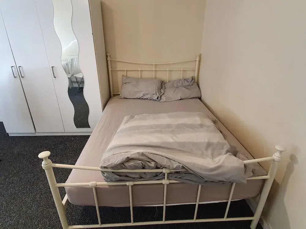 9 Vernon Close Serviced Holiday Home