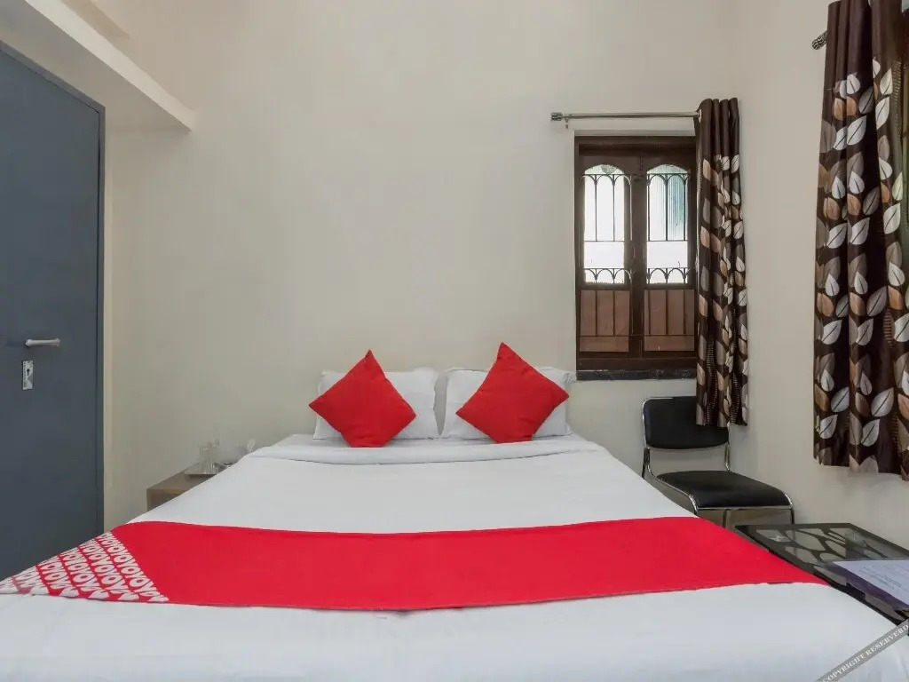 Hotel Mathura Lodging By OYO Rooms