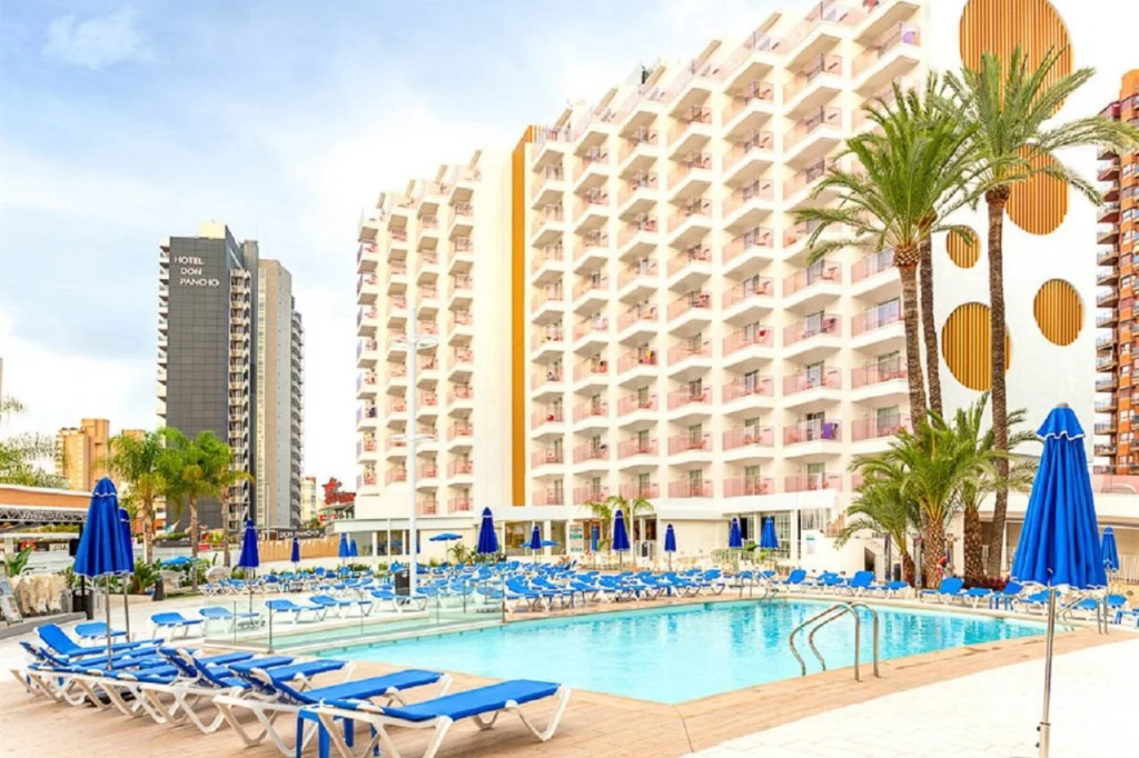 Ambassador Playa II