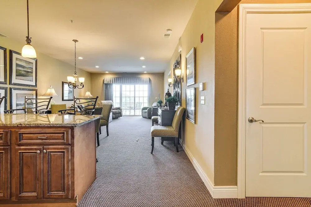 Branson Condo w/ Pool Access & Views, 3 Mi Dtwn!