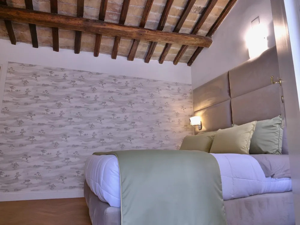 Helmirage suite Trevi