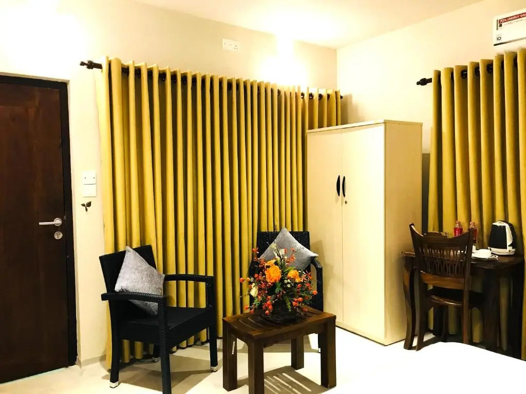 Ceylon Kingsmen Garden - Katunayake Airport Transit Hotels