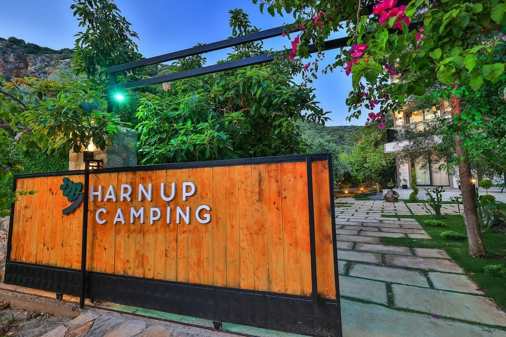 Harnup Apart