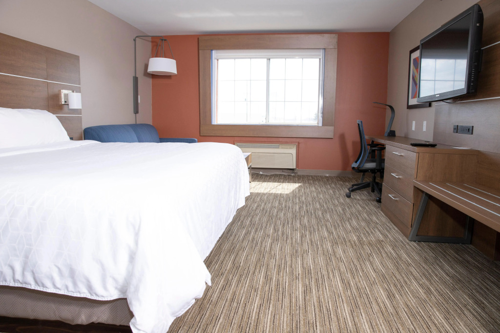 Holiday Inn Express - Toledo West - Napoleon by IHG