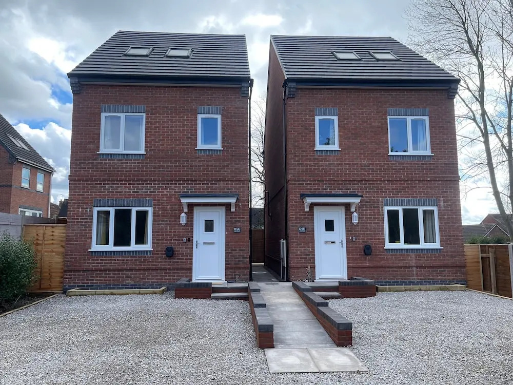 Brand New High Spec House with Parking & Wi-Fi By Home Away From Home - A