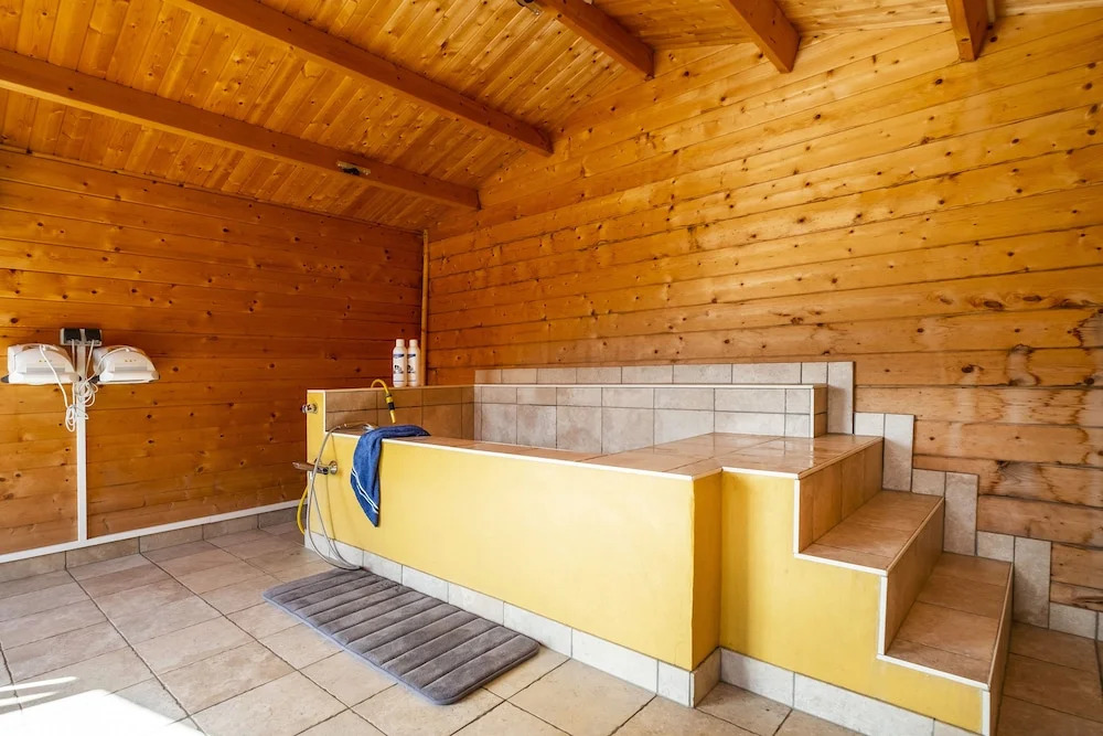 Hotel Pharisäerhof - DAS Hundehotel auf Nordstrand mit Restaurant und Café