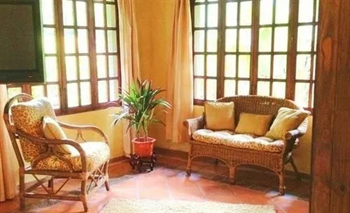 Forest Hills Suites