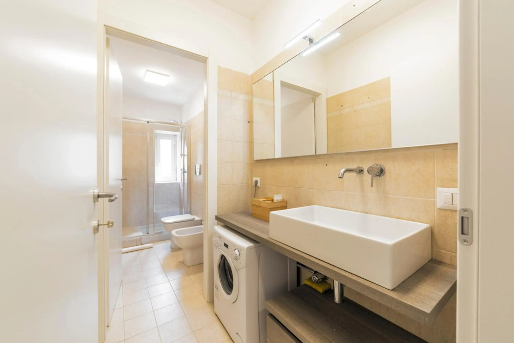 Roomy Apartment X6 close to Subway!