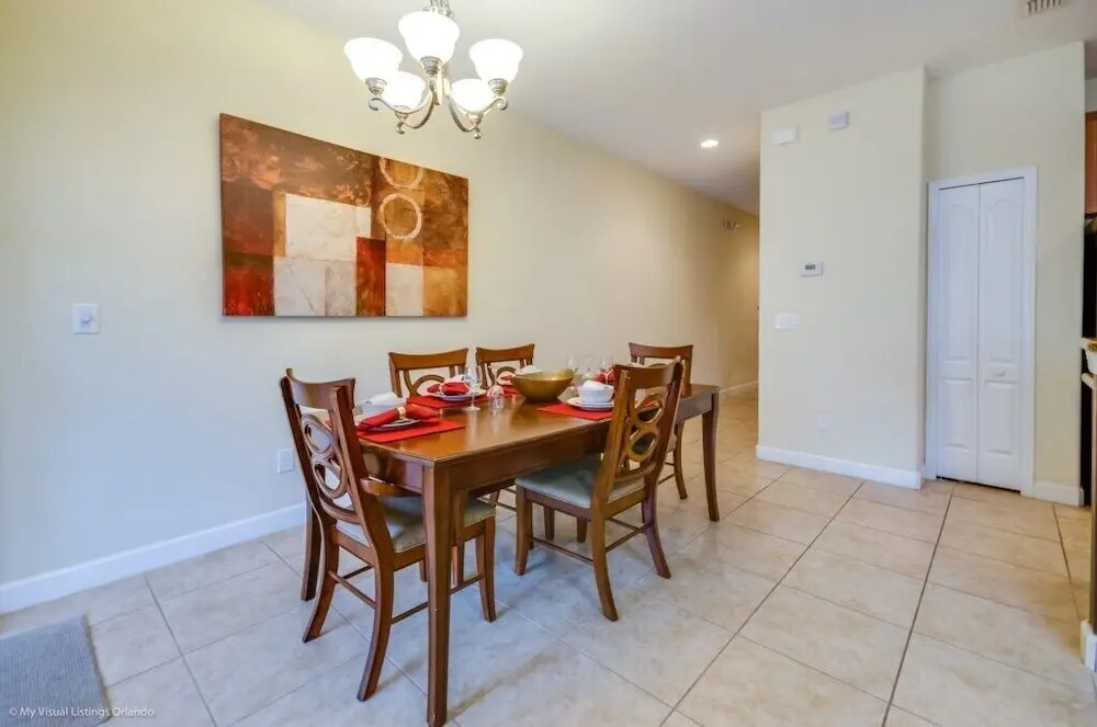 8962cuban 4 Bedroom Townhouse