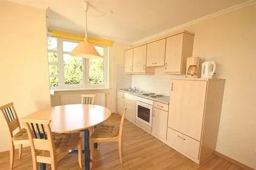 Meeresblick Residenzen FeWo 10 mit gratis Sschwimmbad- und Saunanutzung im AHOI Sellin