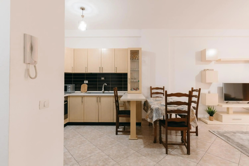 Rs place 1-bedroom apartment with free parking