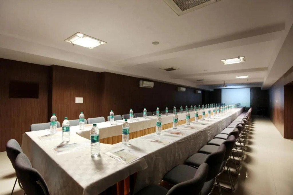 Hotel The Class , Delhi Airport