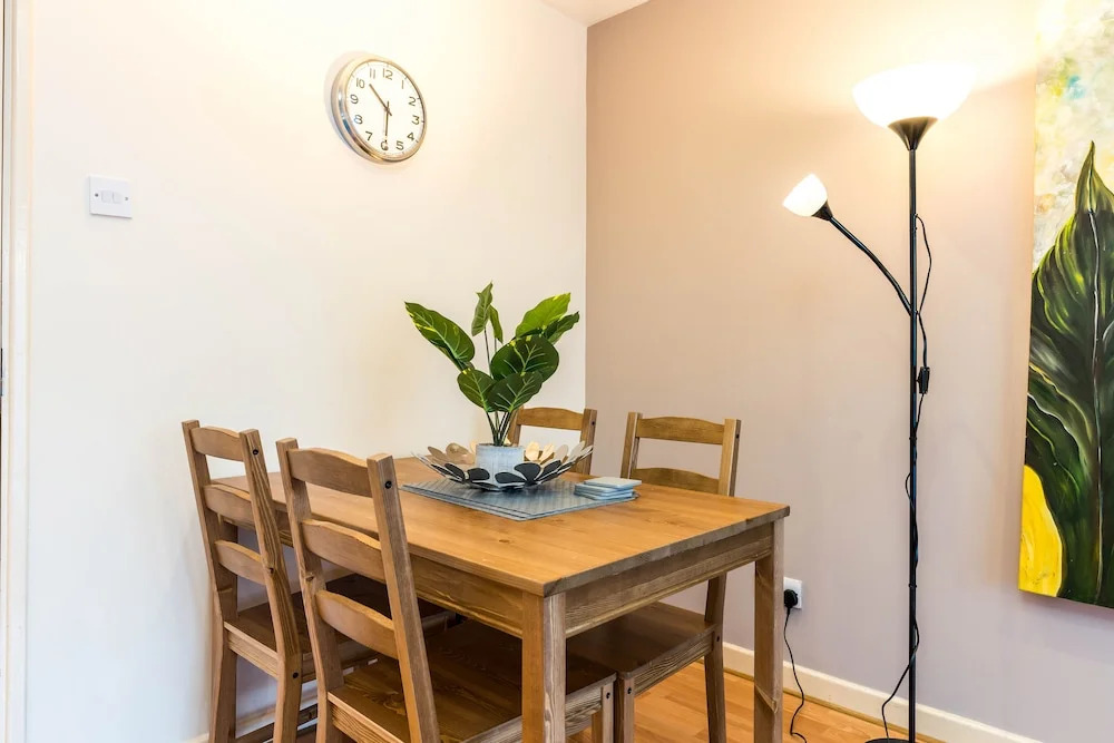 NEW 2BD Garden Flat Quick Access to Central London