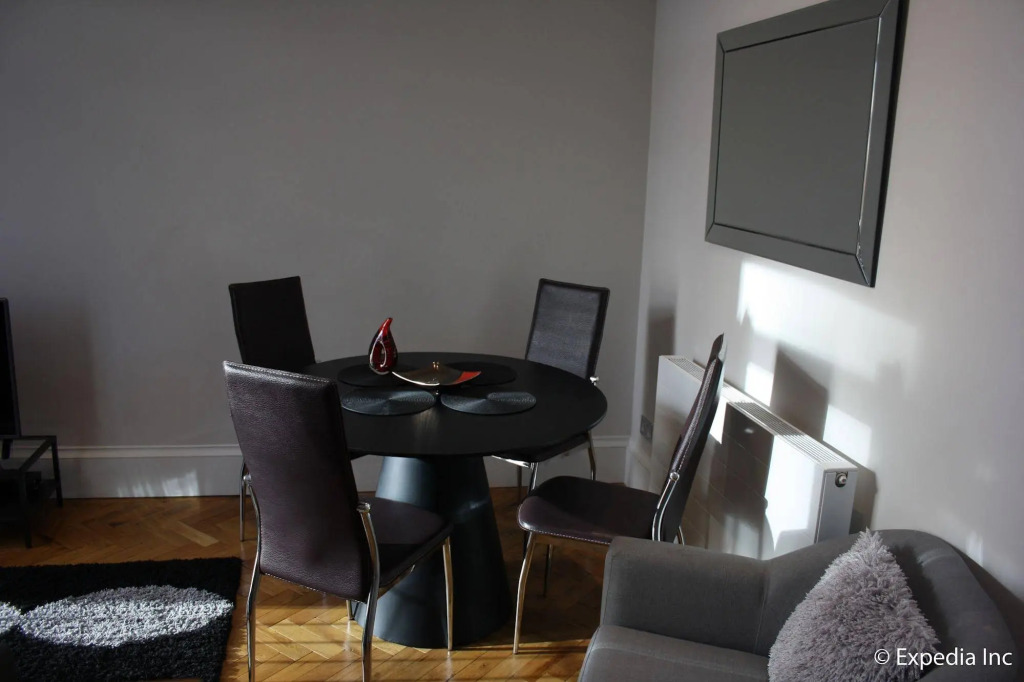 Flying Butler - Barons Court Apartments
