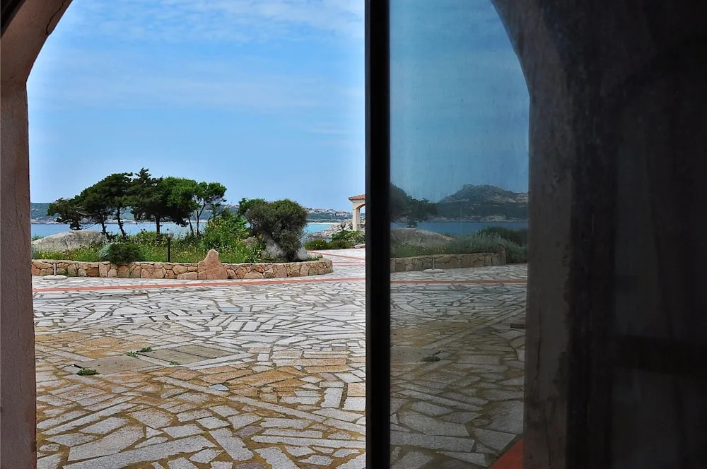 Apartment Sleeps 6 Baia Santa Reparata