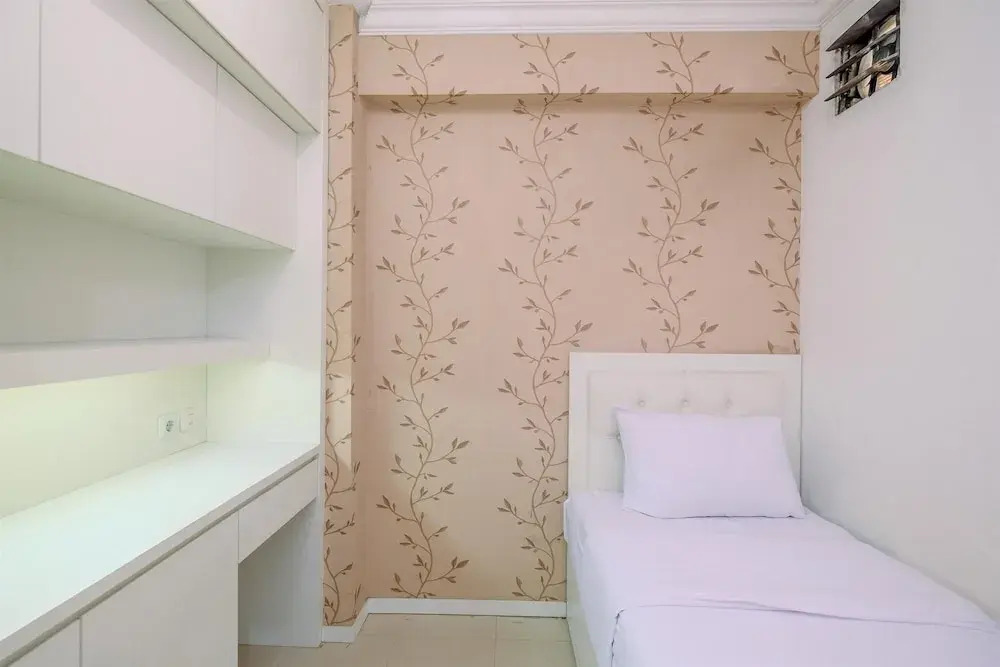 Modern And Tidy 2Br Bassura City Apartment